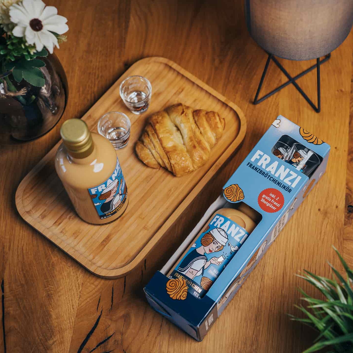 Geschenkbox | Franzi Franzbrötchenlikör mit zwei (GRATIS) Schnapsgläsern