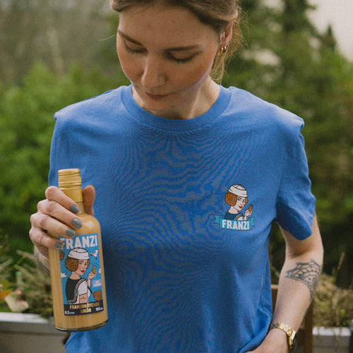 Franzi T-Shirt "Nich' lang backen, Kopp in' Nacken" in Bright Blue